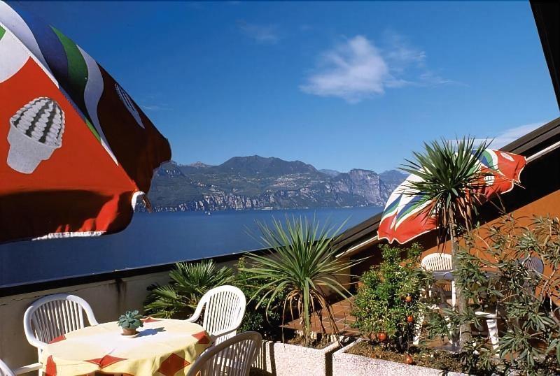 Residence Castelli Brenzone sul Garda Eksteriør bilde