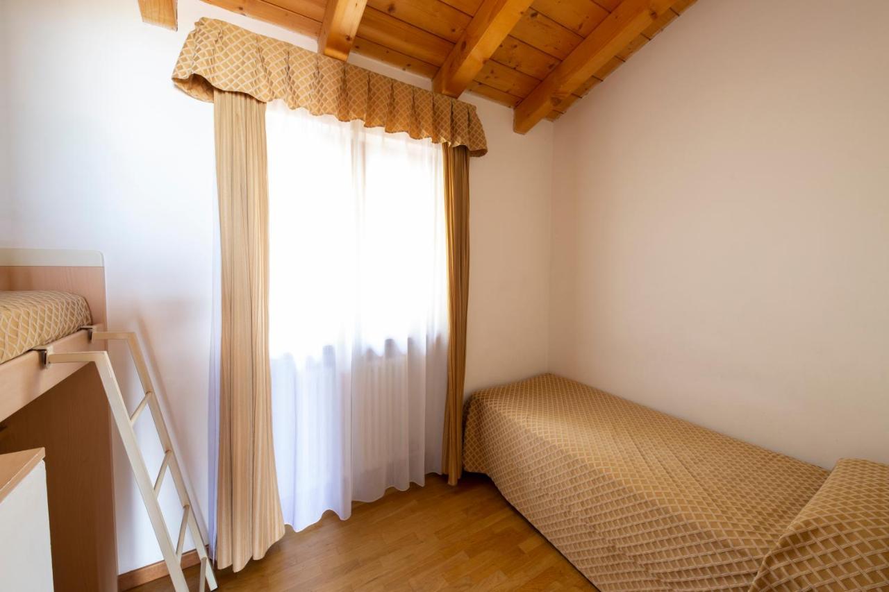 Residence Castelli Brenzone sul Garda Eksteriør bilde