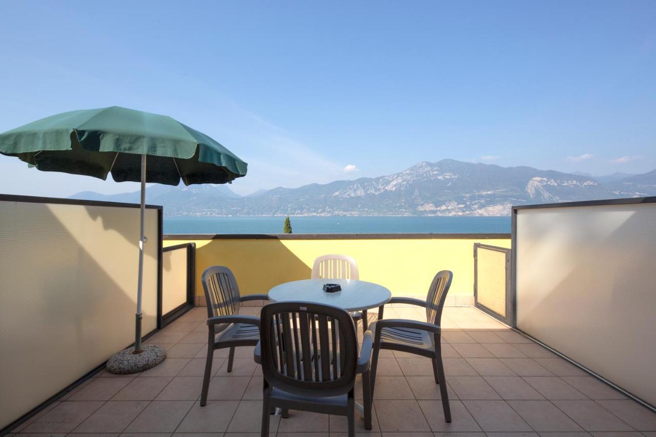 Residence Castelli Brenzone sul Garda Eksteriør bilde