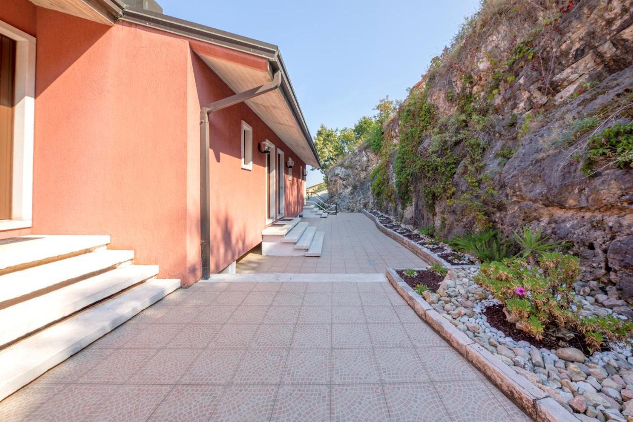 Residence Castelli Brenzone sul Garda Eksteriør bilde
