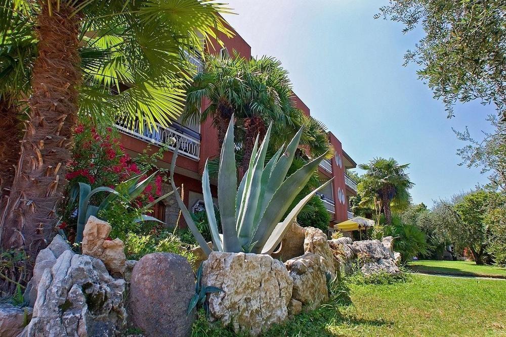 Residence Castelli Brenzone sul Garda Eksteriør bilde