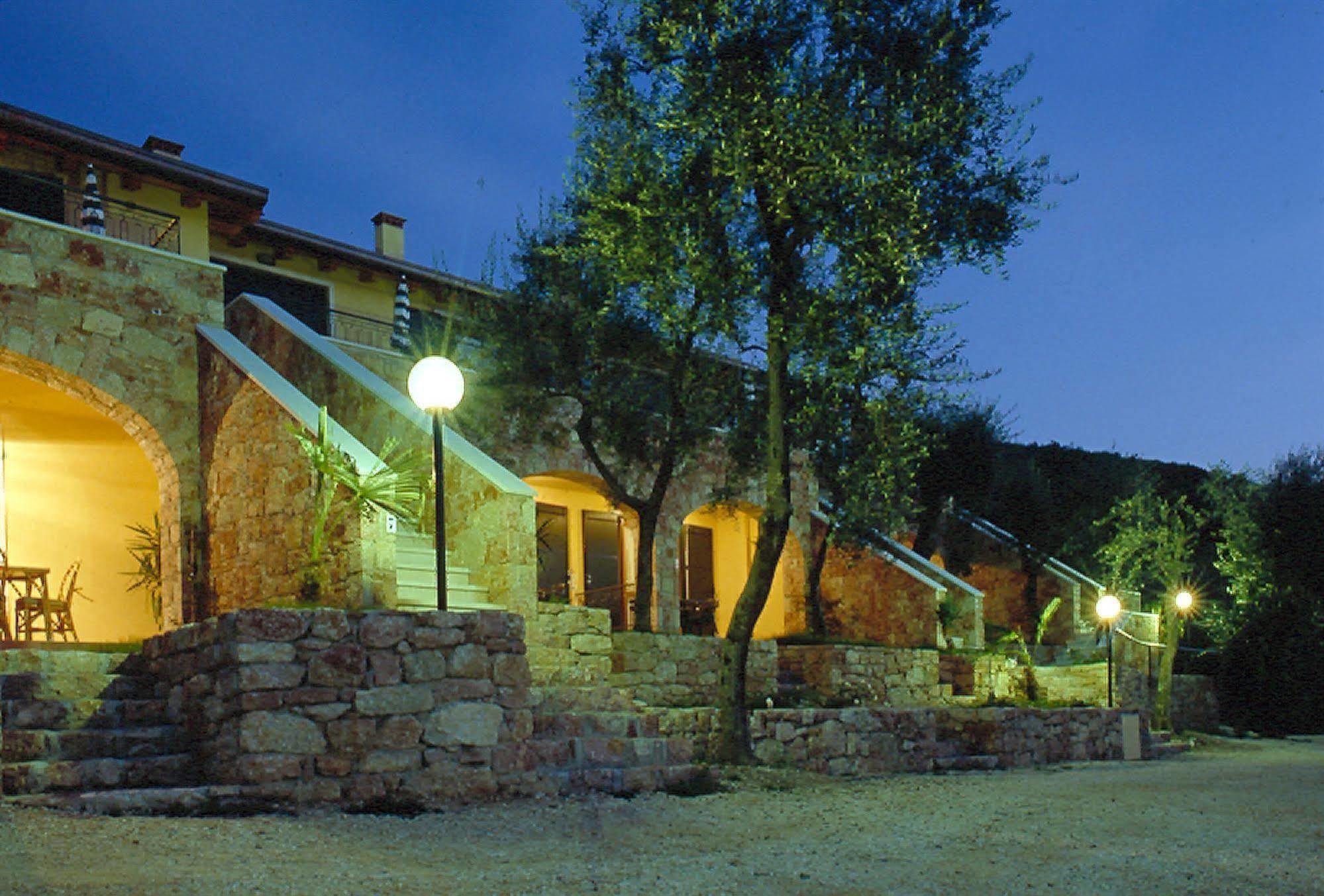 Residence Castelli Brenzone sul Garda Eksteriør bilde