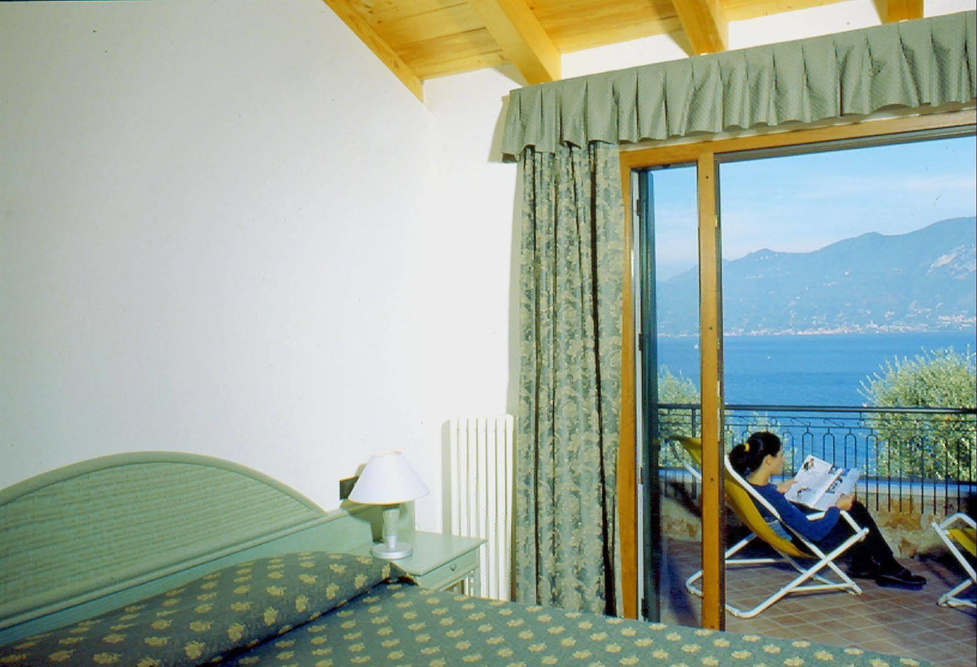 Residence Castelli Brenzone sul Garda Eksteriør bilde